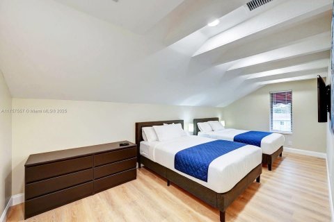 Casa en venta en Hollywood, Florida, 5 dormitorios, 229.47 m2 № 1860262 - foto 29