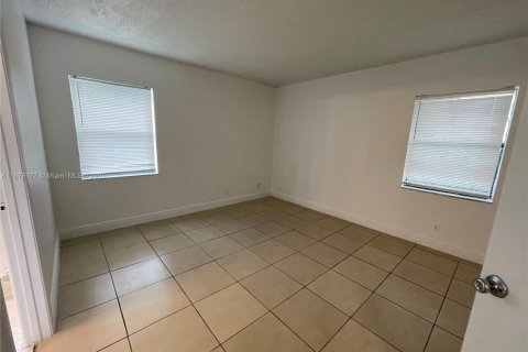 Condo in Coral Springs, Florida, 2 bedrooms  № 1980901 - photo 5