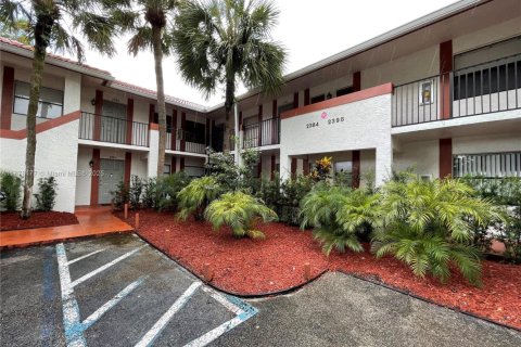 Condo in Coral Springs, Florida, 2 bedrooms  № 1980901 - photo 11