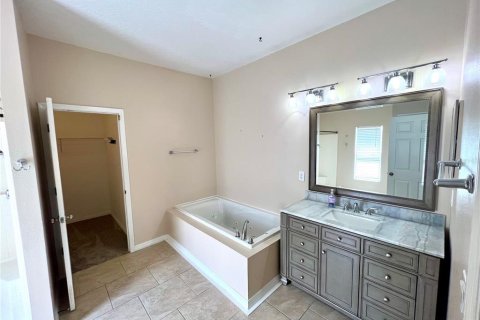 House in Palm Coast, Florida 4 bedrooms, 210.24 sq.m. № 1637366 - photo 17
