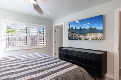 House in Miami, Florida 3 bedrooms, 163.42 sq.m. № 2010284 - photo 3