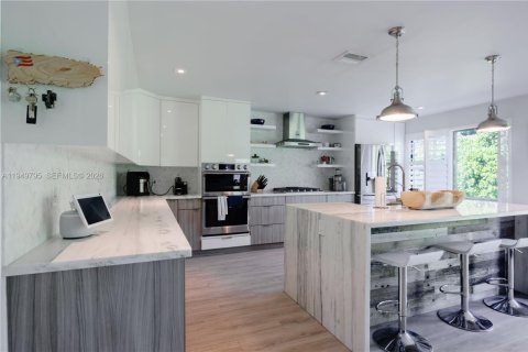 House in Miami, Florida 3 bedrooms, 163.42 sq.m. № 2010284 - photo 25