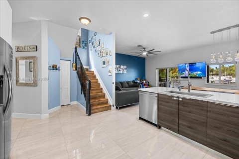 Adosado en venta en Dania Beach, Florida, 4 dormitorios, 189.71 m2 № 1950995 - foto 5