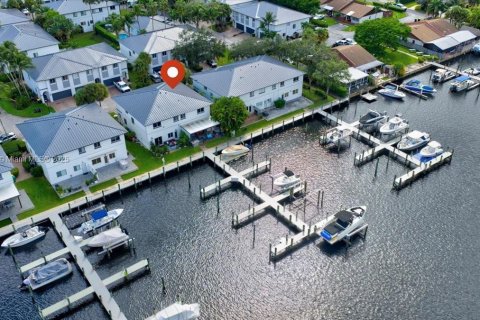 Adosado en venta en Dania Beach, Florida, 4 dormitorios, 189.71 m2 № 1950995 - foto 2