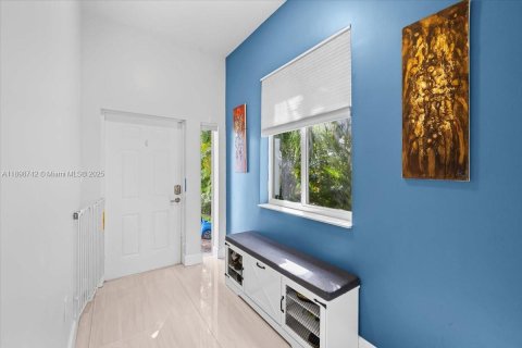 Adosado en venta en Dania Beach, Florida, 4 dormitorios, 189.71 m2 № 1950995 - foto 16