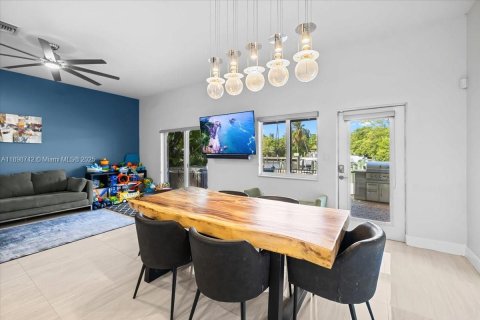 Adosado en venta en Dania Beach, Florida, 4 dormitorios, 189.71 m2 № 1950995 - foto 10