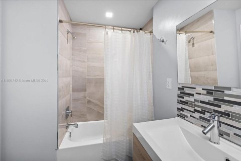 Adosado en venta en Dania Beach, Florida, 4 dormitorios, 189.71 m2 № 1950995 - foto 28