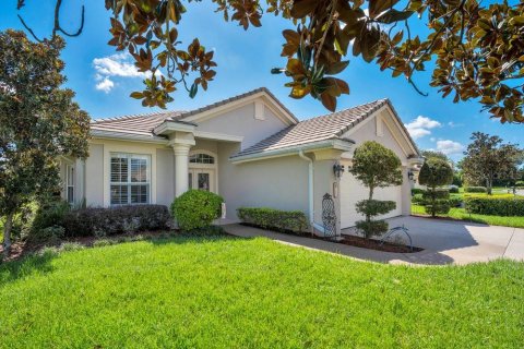 House in Lakeland, Florida 2 bedrooms, 201.88 sq.m. № 1901935 - photo 2