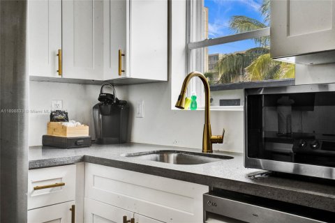 Casa en alquiler en Hallandale Beach, Florida, 3 dormitorios, 175.77 m2 № 2064062 - foto 26