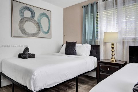 Casa en alquiler en Hallandale Beach, Florida, 3 dormitorios, 175.77 m2 № 2064062 - foto 19