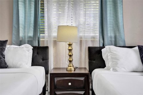 Casa en alquiler en Hallandale Beach, Florida, 3 dormitorios, 175.77 m2 № 2064062 - foto 18