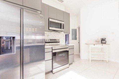 Casa en venta en Cutler Bay, Florida, 3 dormitorios, 127.55 m2 № 2001931 - foto 7