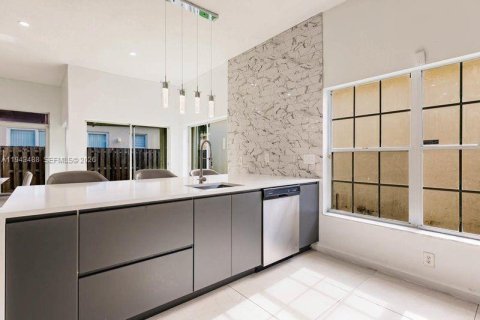 Casa en venta en Cutler Bay, Florida, 3 dormitorios, 127.55 m2 № 2001931 - foto 9