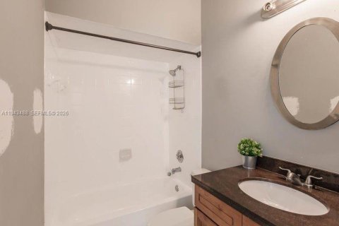 Casa en venta en Cutler Bay, Florida, 3 dormitorios, 127.55 m2 № 2001931 - foto 22