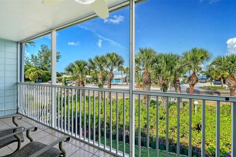 Condo in Longboat Key, Florida, 1 bedroom № 2197372 - photo 11