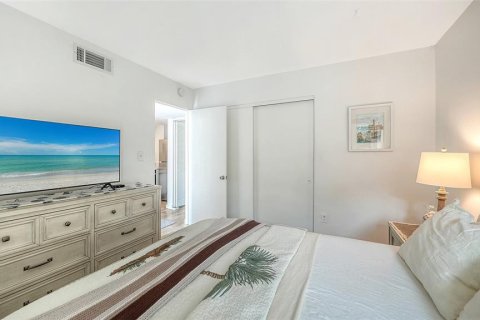 Condo in Longboat Key, Florida, 1 bedroom № 2197372 - photo 19