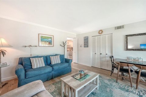 Condo in Longboat Key, Florida, 1 bedroom № 2197372 - photo 13