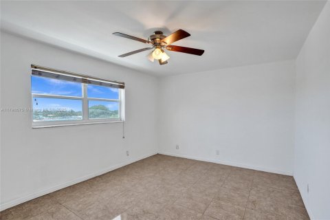 Condo in Pompano Beach, Florida, 1 bedroom  № 1696169 - photo 20