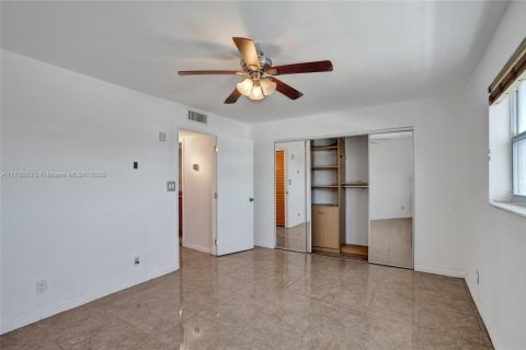 Condo in Pompano Beach, Florida, 1 bedroom  № 1696169 - photo 19