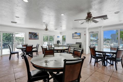Condo in Pompano Beach, Florida, 1 bedroom  № 1696169 - photo 27