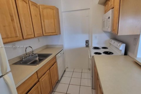 Condo in Plantation, Florida, 3 bedrooms  № 2033831 - photo 7