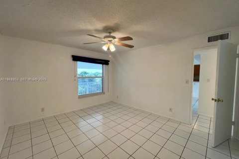 Condo in Plantation, Florida, 3 bedrooms  № 2033831 - photo 18
