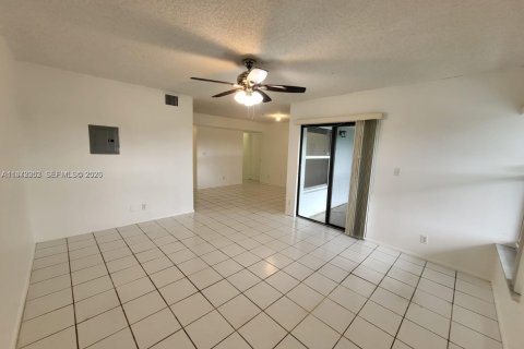 Condo in Plantation, Florida, 3 bedrooms  № 2033831 - photo 10