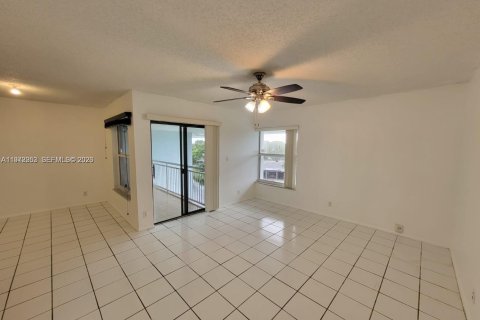 Condo in Plantation, Florida, 3 bedrooms  № 2033831 - photo 9