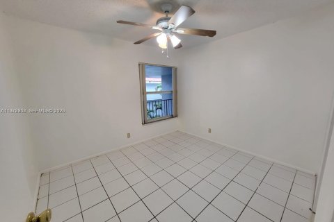 Condo in Plantation, Florida, 3 bedrooms  № 2033831 - photo 11