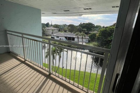 Condo in Plantation, Florida, 3 bedrooms  № 2033831 - photo 21