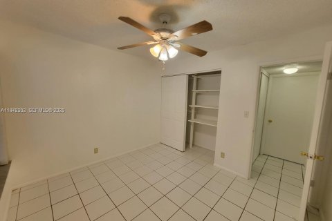 Condo in Plantation, Florida, 3 bedrooms  № 2033831 - photo 14