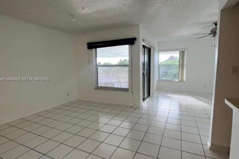 Condo in Plantation, Florida, 3 bedrooms  № 2033831 - photo 23
