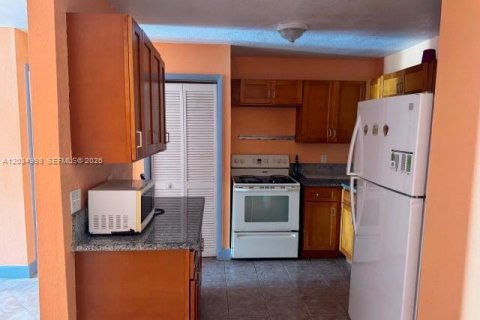 Copropriété à louer à Lauderhill, Floride: 2 chambres, 77.02 m2 № 2154063 - photo 3