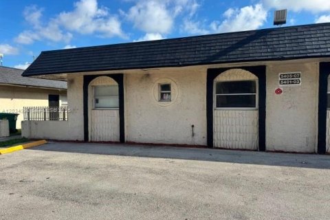 Copropriété à louer à Lauderhill, Floride: 2 chambres, 77.02 m2 № 2154063 - photo 2