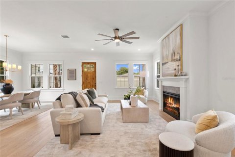 House in Tampa, Florida 5 bedrooms, 228.08 sq.m. № 2152042 - photo 16