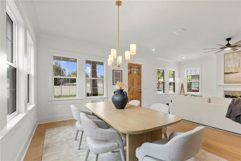 House in Tampa, Florida 5 bedrooms, 228.08 sq.m. № 2152042 - photo 14