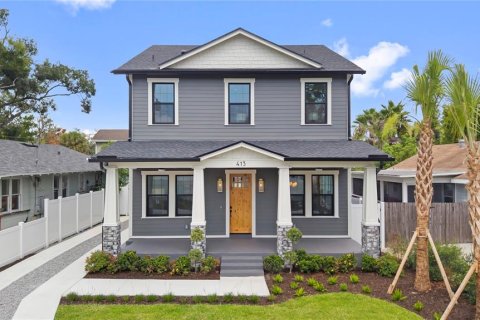 House in Tampa, Florida 5 bedrooms, 228.08 sq.m. № 2152042 - photo 5