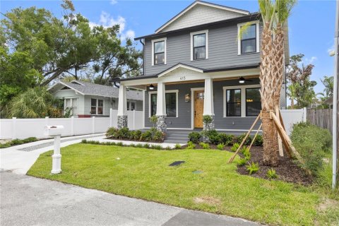 House in Tampa, Florida 5 bedrooms, 228.08 sq.m. № 2152042 - photo 4