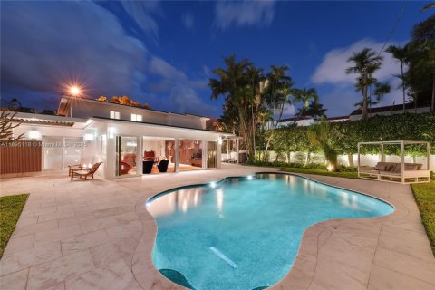 Casa en venta en Miami Beach, Florida, 4 dormitorios, 356.09 m2 № 1947710 - foto 25