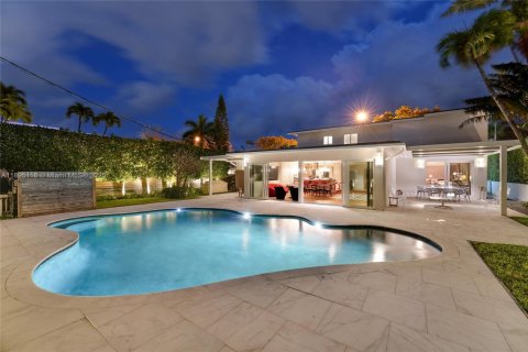 Casa en venta en Miami Beach, Florida, 4 dormitorios, 356.09 m2 № 1947710 - foto 26