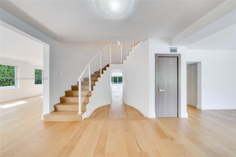 Casa en venta en Miami Beach, Florida, 4 dormitorios, 356.09 m2 № 1947710 - foto 3