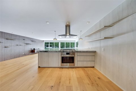 Casa en venta en Miami Beach, Florida, 4 dormitorios, 356.09 m2 № 1947710 - foto 5