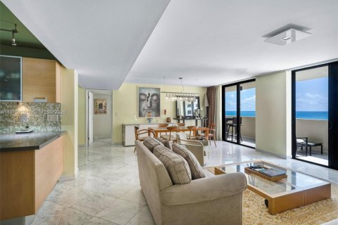 Купить кондоминиум в Майами-Бич, Флорида 3 спальни, 157.56м2, № 2031238 - фото 3