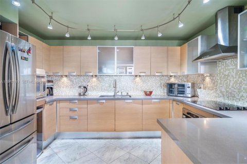 Купить кондоминиум в Майами-Бич, Флорида 3 спальни, 157.56м2, № 2031238 - фото 17