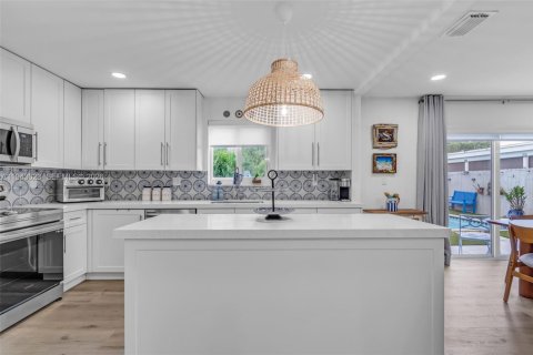 Casa en venta en Miami, Florida, 3 dormitorios, 128.21 m2 № 2000296 - foto 16