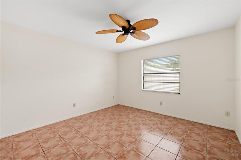Propiedad comercial en venta en Gulfport, Florida, 4 dormitorios, 196.58 m2 № 1810835 - foto 15