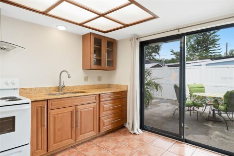 Propiedad comercial en venta en Gulfport, Florida, 4 dormitorios, 196.58 m2 № 1810835 - foto 20