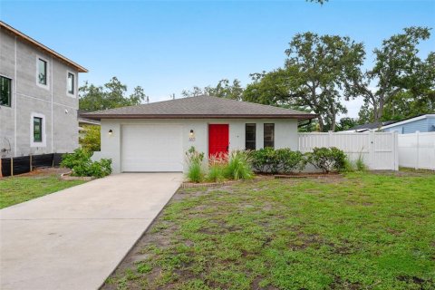Propiedad comercial en venta en Gulfport, Florida, 4 dormitorios, 196.58 m2 № 1810835 - foto 1