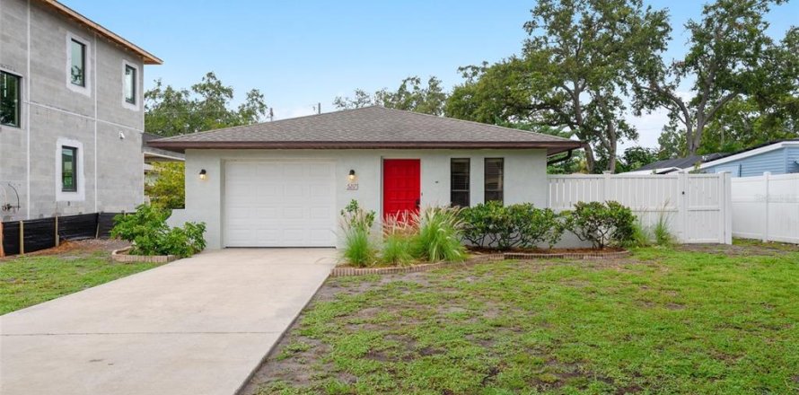 Propiedad comercial en Gulfport, Florida 4 dormitorios, 196.58 m2 № 1810835
