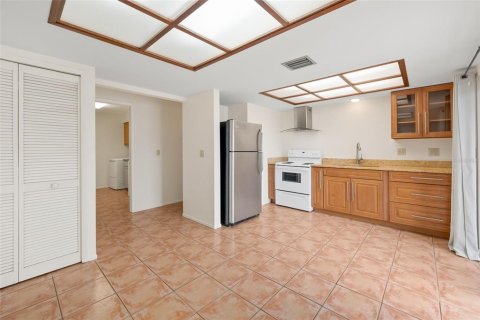 Propiedad comercial en venta en Gulfport, Florida, 4 dormitorios, 196.58 m2 № 1810835 - foto 10